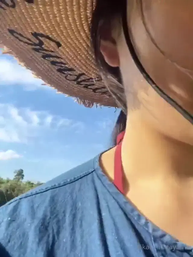 Rikako Desu aka rikakodesu – 01-09-2024 OnlyFans Video – this was me panicking next to the big animal lol