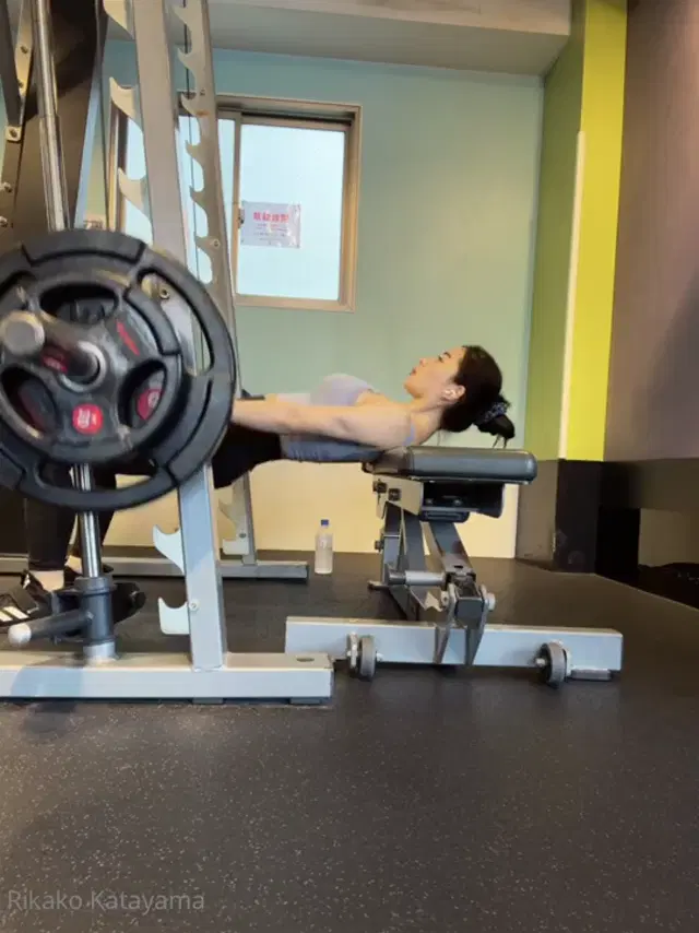 Rikako Desu aka rikakodesu – 10-21-2024 OnlyFans Video – Crushed those hip thrust today and pushed my body to the edge feeling the_a331