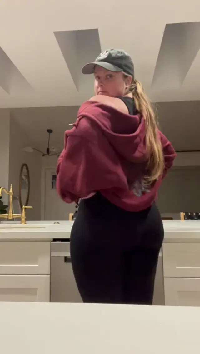 Duchess aka bigduchvip – 01-31-2026 OnlyFans Video – Some of my most recent selfies cuz Im a selfie whore_a2np