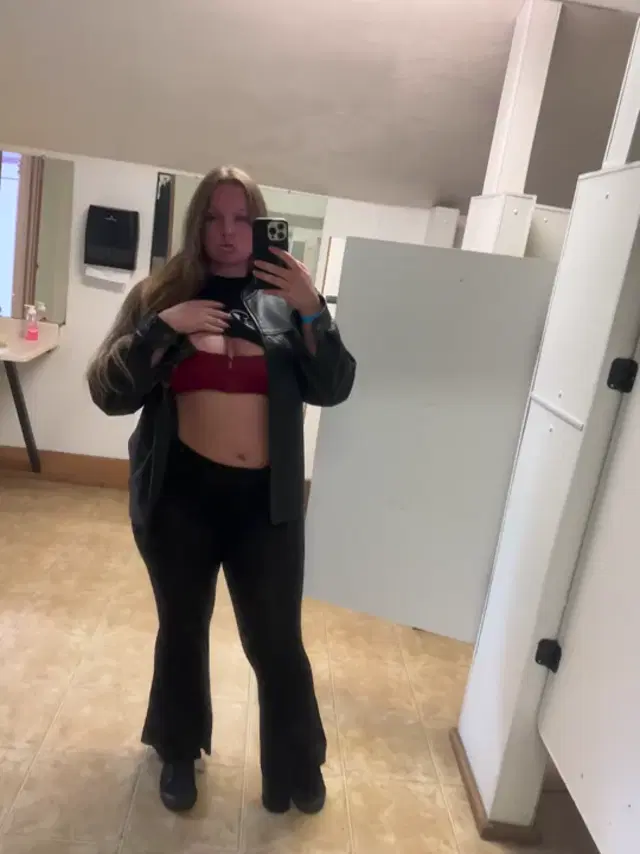 Duchess aka bigduchvip – 02-10-2026 OnlyFans Video – This weekends selfies