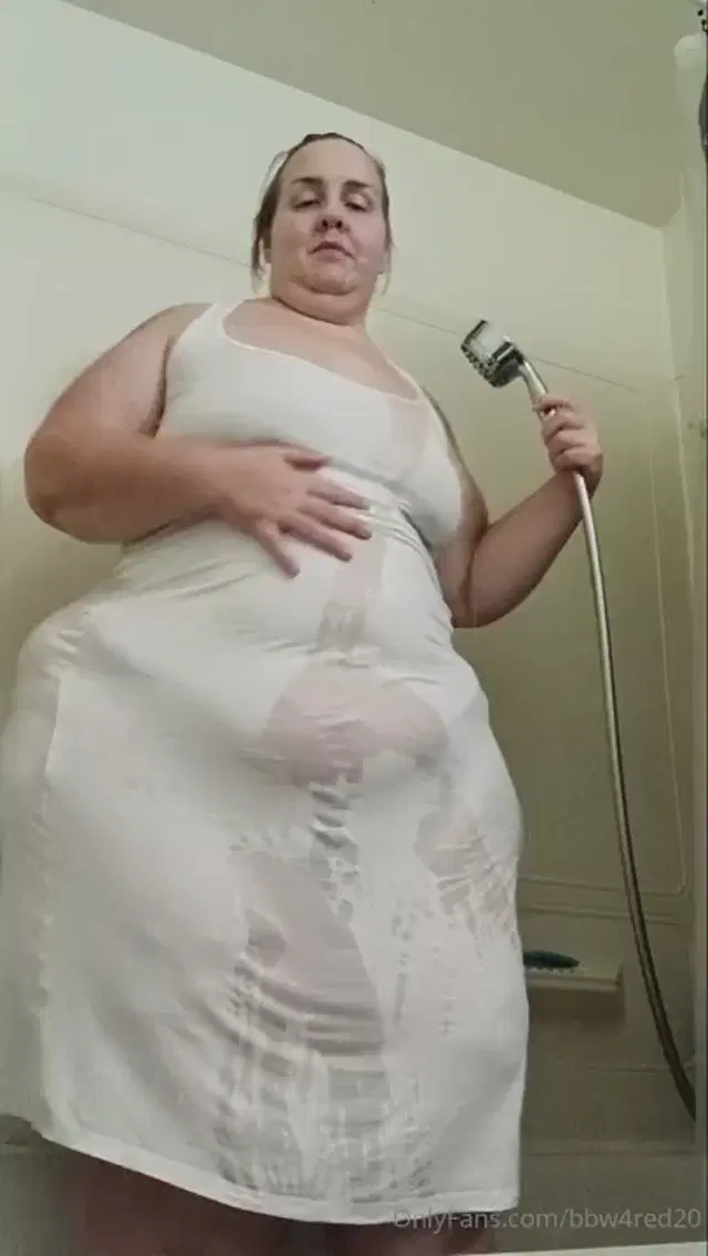 G.P.A.W.G.O.A.T LLC aka bbw4red20 – 05-08-2024 OnlyFans Video – Shower up