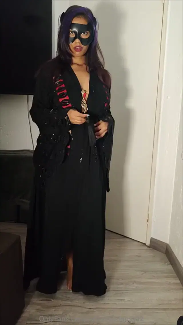 IshaniXO aka ishanixo – 02-24-2025 OnlyFans Video – Would you keep it a secret