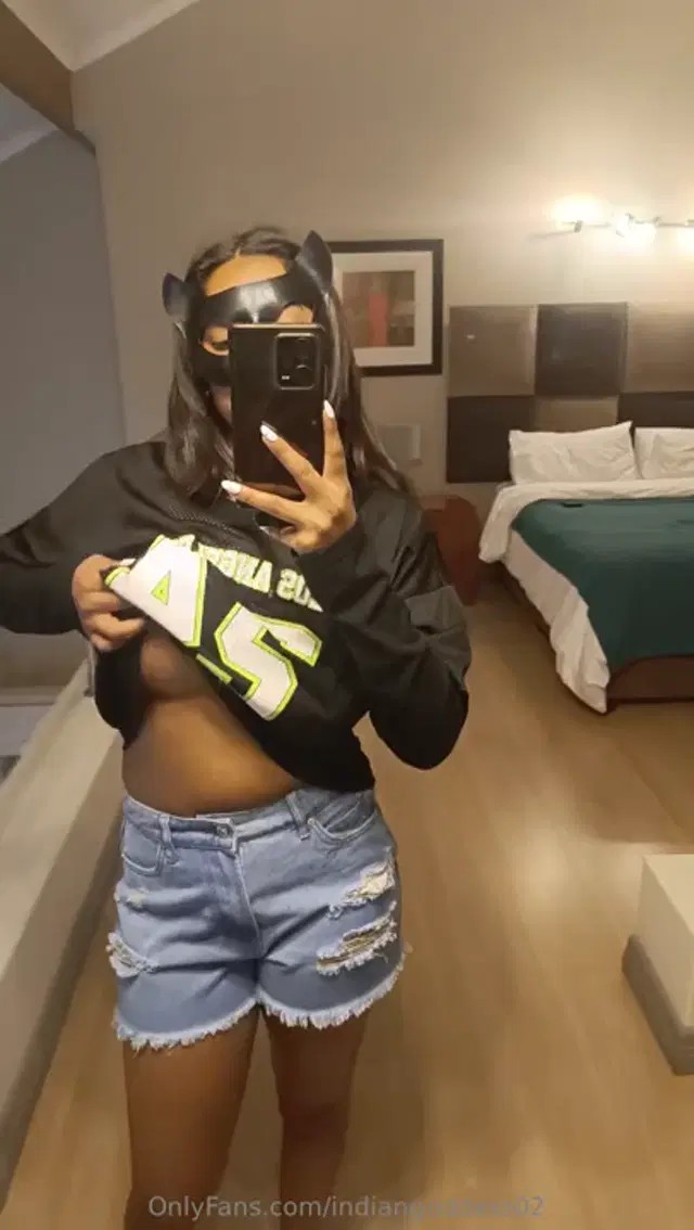 IshaniXO aka ishanixo – 10-12-2024 OnlyFans Video – What do you think of this babe