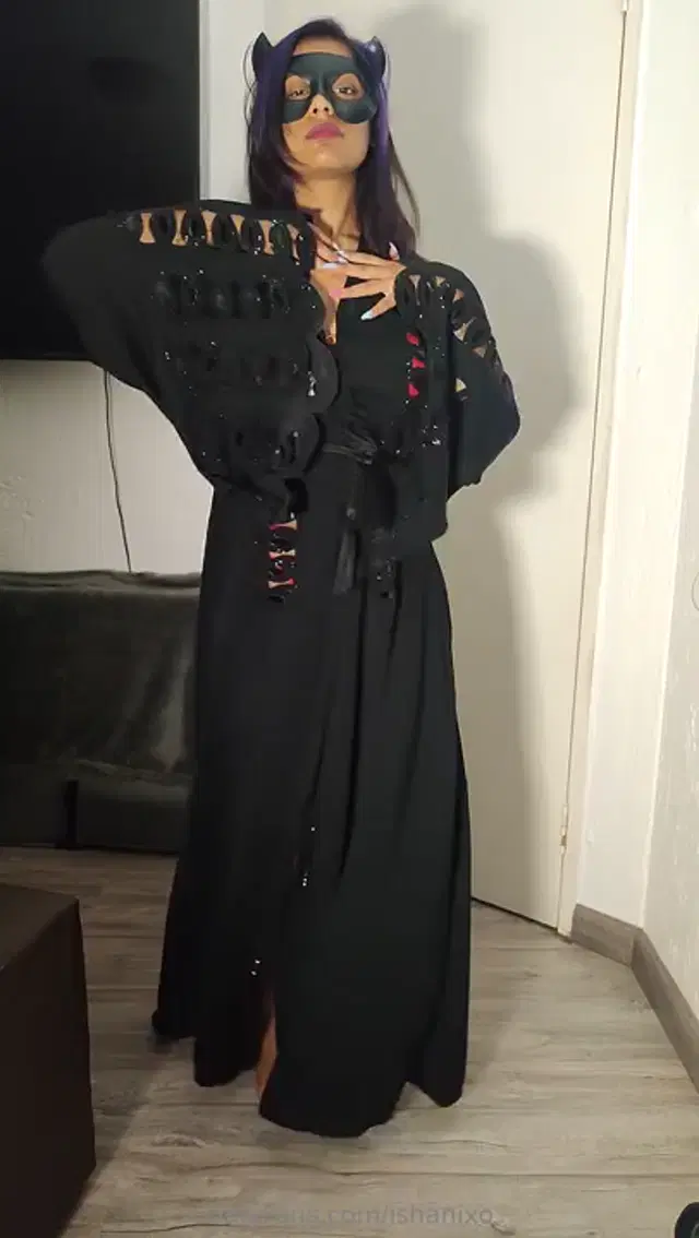 IshaniXO aka ishanixo – 11-27-2025 OnlyFans Video – Dancing is just foreplay, and Im feeling hot