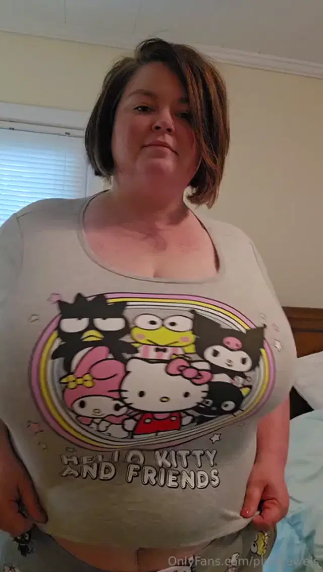Plum Jewels aka plumjewels – 08-22-2024 OnlyFans Video – Enjoying my new pajama set