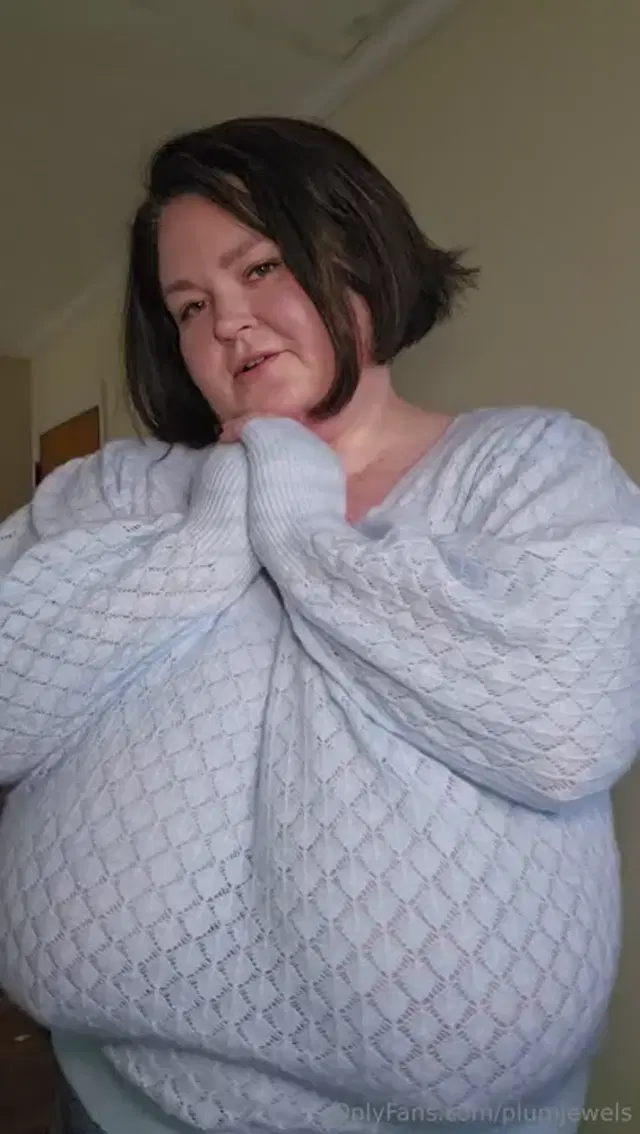 Plum Jewels aka plumjewels – 11-24-2024 OnlyFans Video – I’d rather feel body heat
