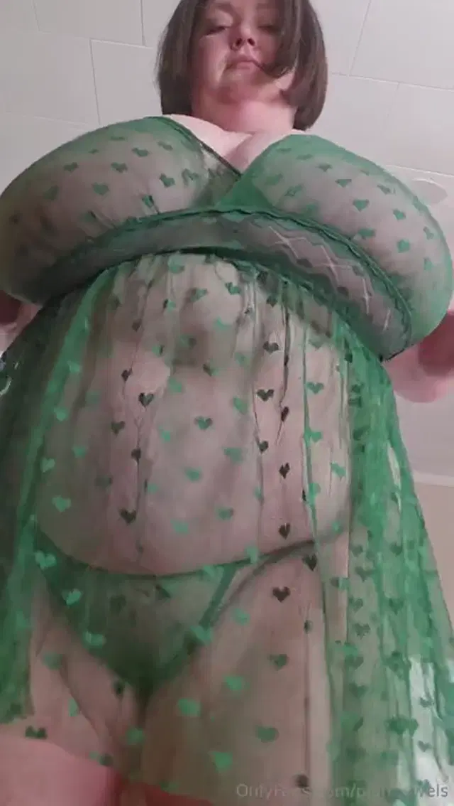Plum Jewels aka plumjewels – 02-27-2025 OnlyFans Video – Let me rub my belly on your face and drop my titties on your head