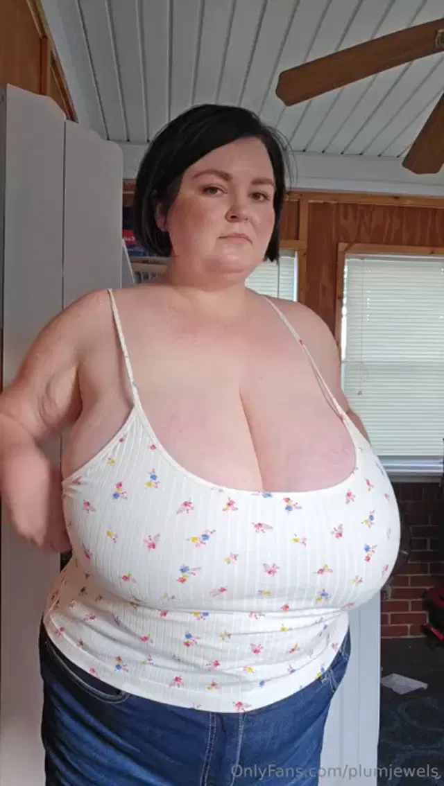 Plum Jewels aka plumjewels – 09-12-2025 OnlyFans Video – Being naughty is fun