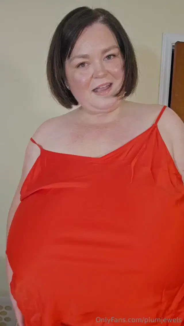 Plum Jewels aka plumjewels – 02-15-2026 OnlyFans Video – Happy Valentine’s Day!