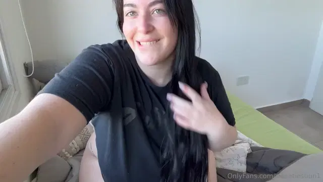 Sweetiesuun aka sweetiesuunvip – 06-15-2025 OnlyFans Video – It should be illegal not to be able to wake up seeing me every morning HAHAHAHA