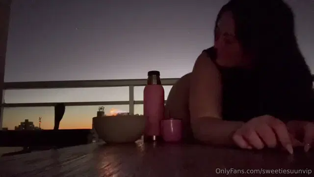 Sweetiesuun aka sweetiesuunvip – 06-19-2025 OnlyFans Video – What would happen if you were my neighbor
