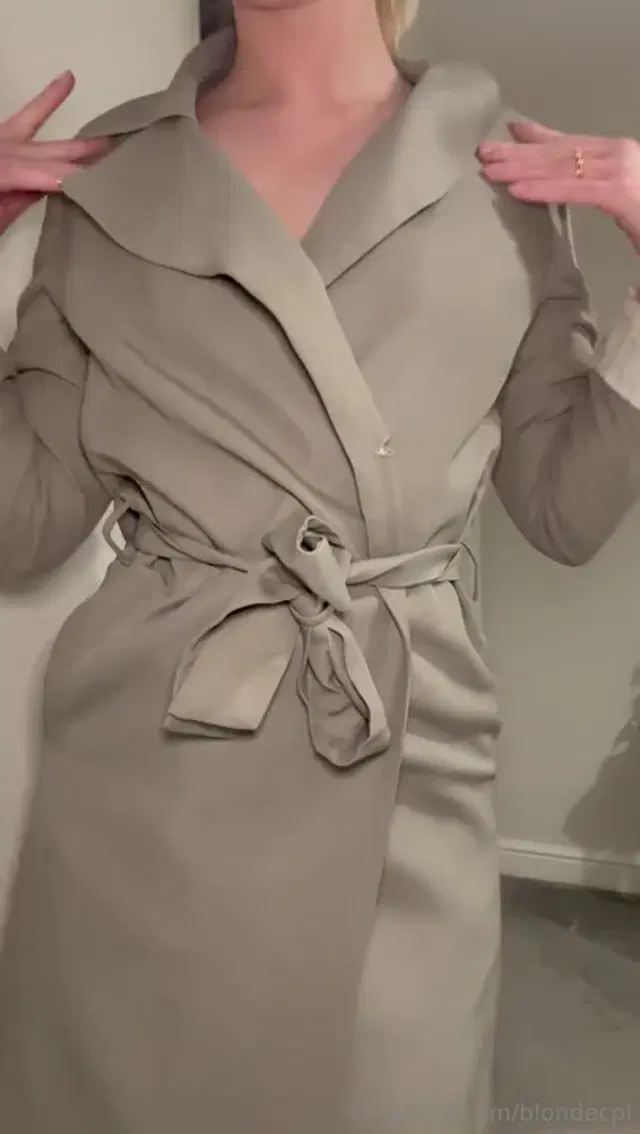 BlondeCpl aka blondecpl – 06-17-2024 OnlyFans Video – Who wants to see whats under my flasher coat