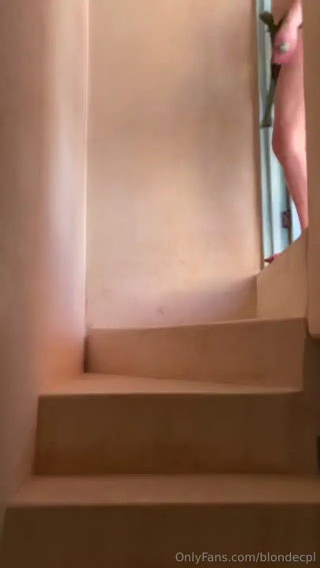 BlondeCpl aka blondecpl – 03-16-2025 OnlyFans Video – Watch me strip my bikini off after sunbathing on our rooftop
