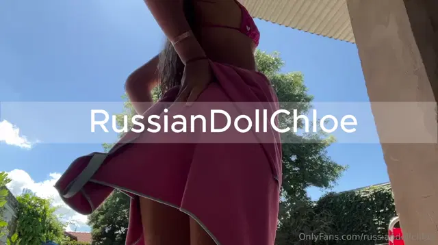 CHLOE ‍ FARTY DOLL aka sweetdollchloe – 12-30-2024 OnlyFans Video – I just got out of the pool and my farts are wet and smelly I want