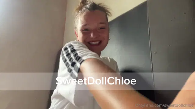 CHLOE ‍ FARTY DOLL aka sweetdollchloe – 11-30-2025 OnlyFans Video – Good morning darling Can you imagine waking up with me and seeing me wearing your