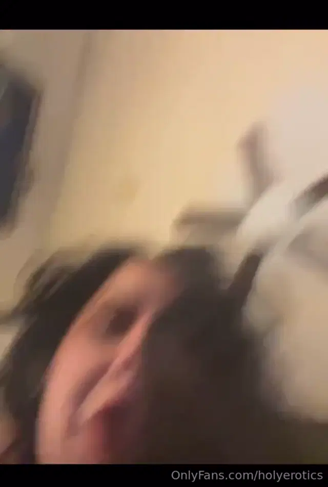 Laila holyerotics aka holyerotics – 10-17-2025 OnlyFans Video – Squirting 3 times back to back