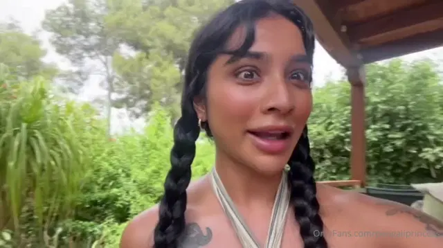 Yasmina Khan aka pengaliprincess – 12-04-2025 OnlyFans Video – BRAND NEW I GOT HORNY WHILE MY HUSBAND WAS COOKING ON THE BBQ AND MADE