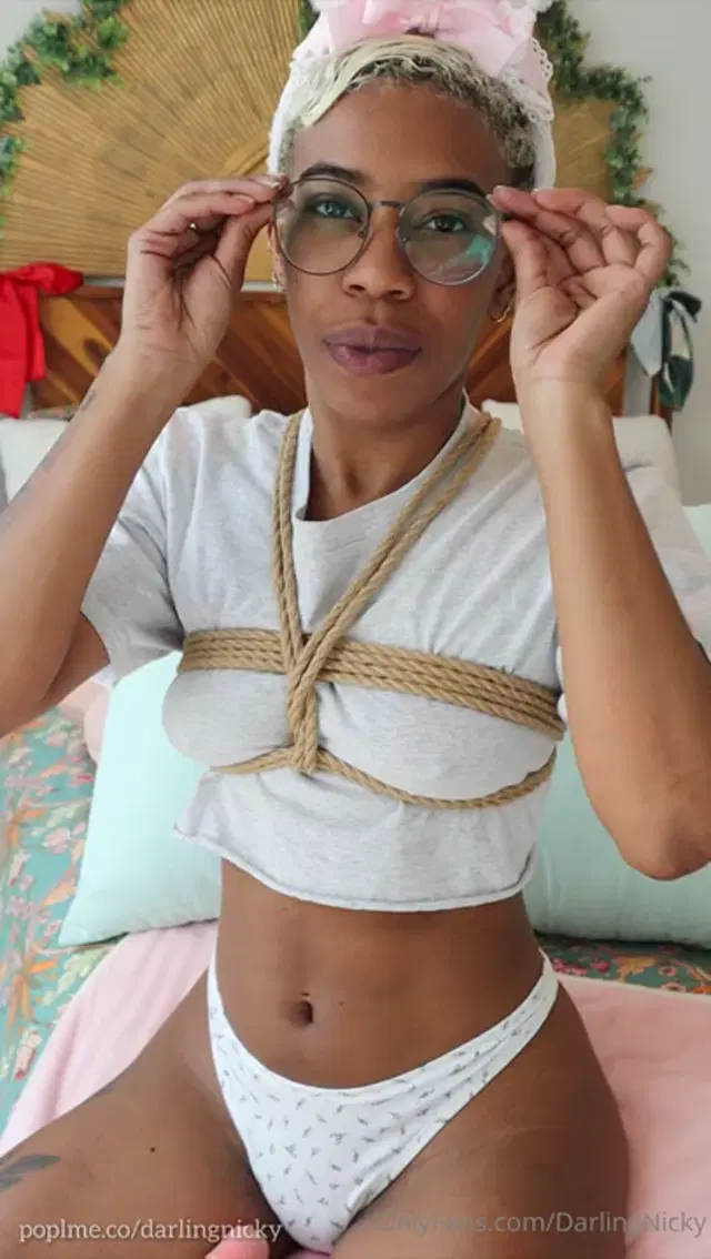 Darling Nicky aka darlingnicky – 03-18-2024 OnlyFans Video – Had fun masturbating and penetration felt great!! I squirted like 3 or 4 times its