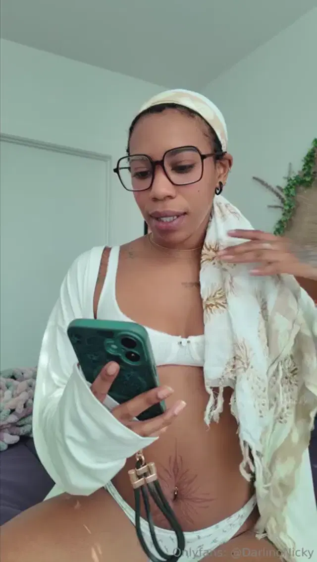 Darling Nicky aka darlingnicky – 01-31-2026 OnlyFans Video – Can I yap for a second I promise Ill get to squirting amp cumming for you
