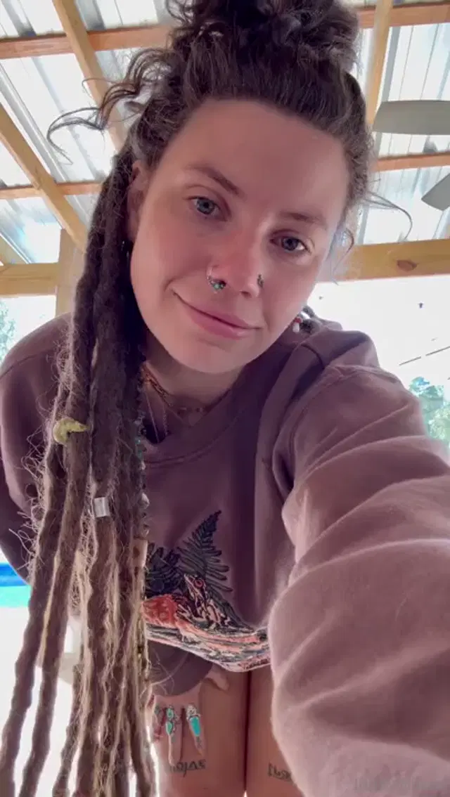 Indica Flower aka indicaflower – 10-22-2025 OnlyFans Video – showing you whats under this sweatshirt and if you REALLY LOVE ME youll blow a