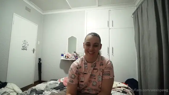 Alexis Jean aka alexispawg – 09-10-2024 OnlyFans Video – Naughty Late Night Prostate Massage Handjob Risky action just for you guys! Not our usual