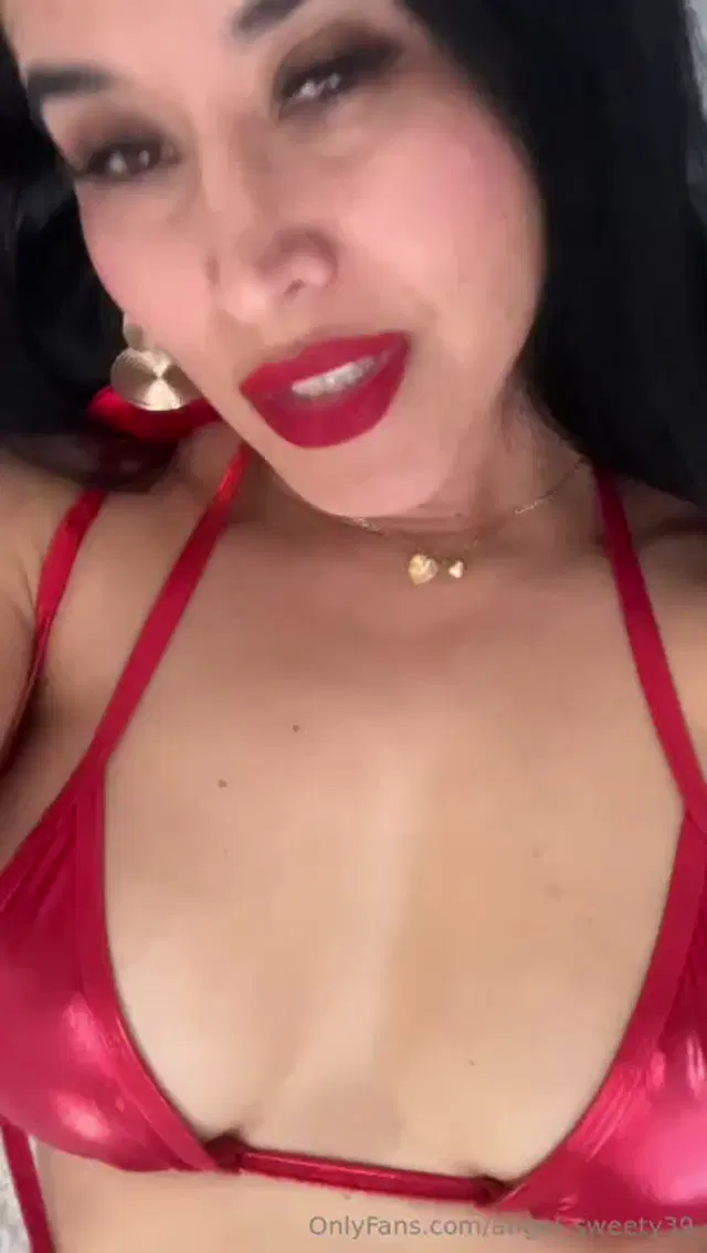 Angel_sweety39 aka angel_sweety39 – 02-20-2025 OnlyFans Video – Do you like my sexy Bikiny bb