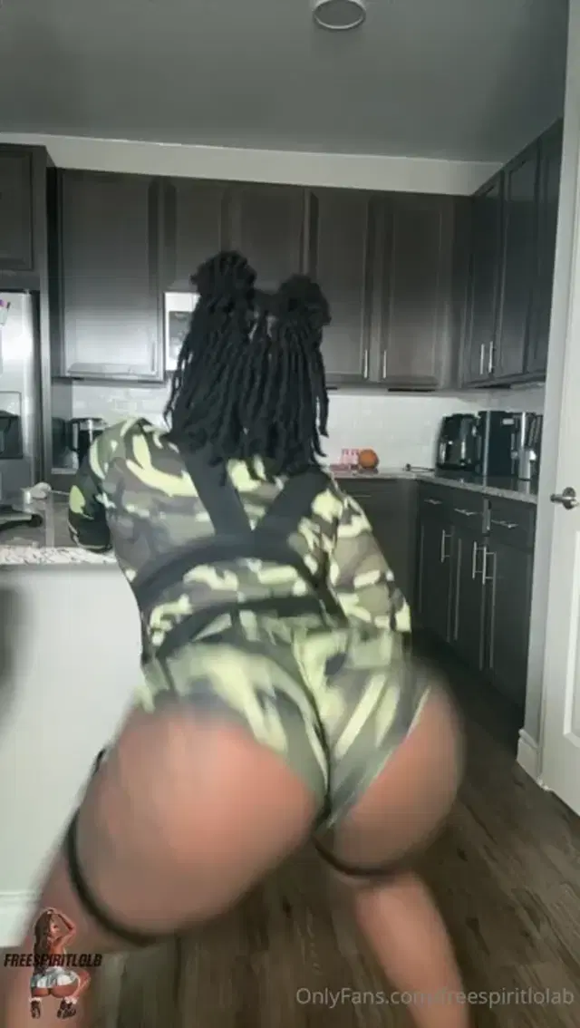 Lola B aka freespiritlolab – 04-01-2025 OnlyFans Video – Im in charge amp dont you forget it