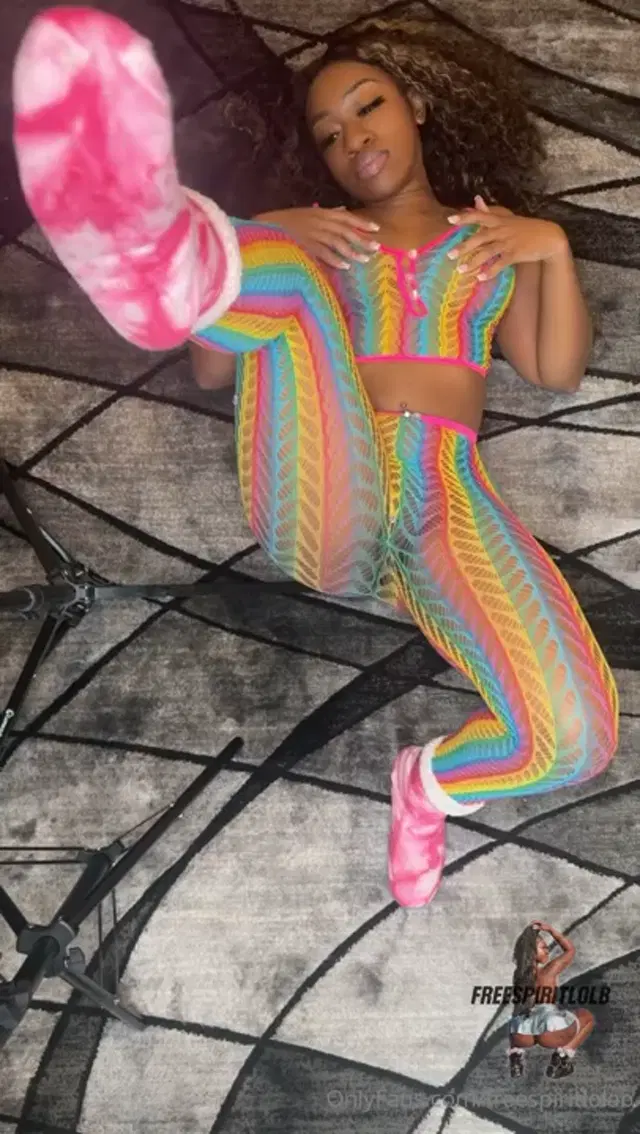 Lola B aka freespiritlolab – 01-30-2025 OnlyFans Video – Grandrising daddy I just sent these 2 new videos to your inbox Tell me