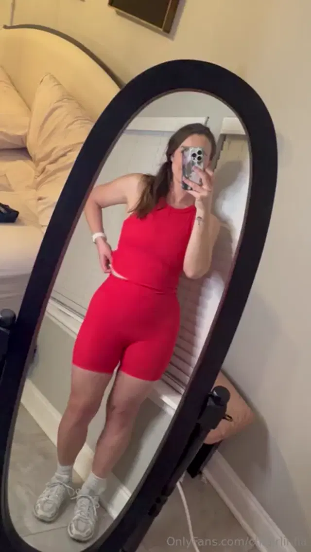 Livvy chigirlinfla aka chigirlinfla – 02-25-2025 OnlyFans Video – Just got back from the gym