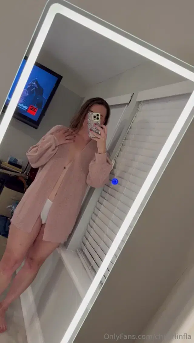 Livvy chigirlinfla aka chigirlinfla – 03-19-2025 OnlyFans Video – Id rather have you come keep me warm