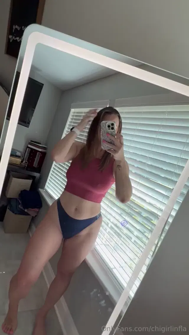 Livvy chigirlinfla aka chigirlinfla – 03-23-2025 OnlyFans Video – Sunday funday! Come bend me over