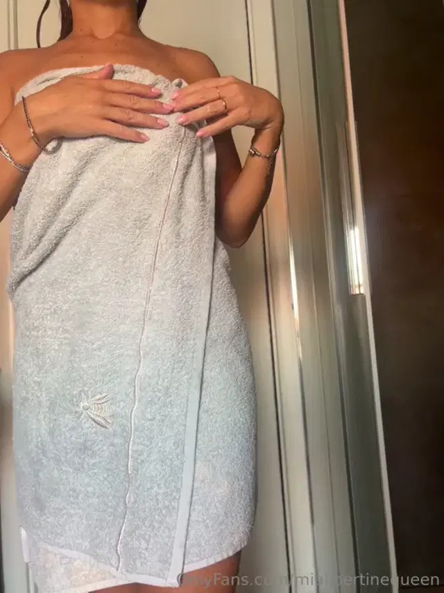 MiaLibertineQueen aka mialibertinequeen – 07-07-2025 OnlyFans Video – ECCOMI A VOI DOPO IL WEEKEND DEL PARTY