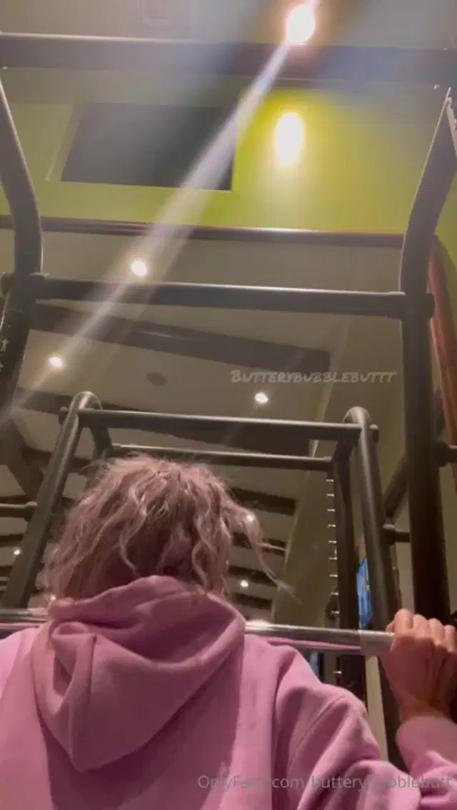 Brittany Benz aka butterybubblebutt – 04-10-2024 OnlyFans Video – should i do more of these gym vids