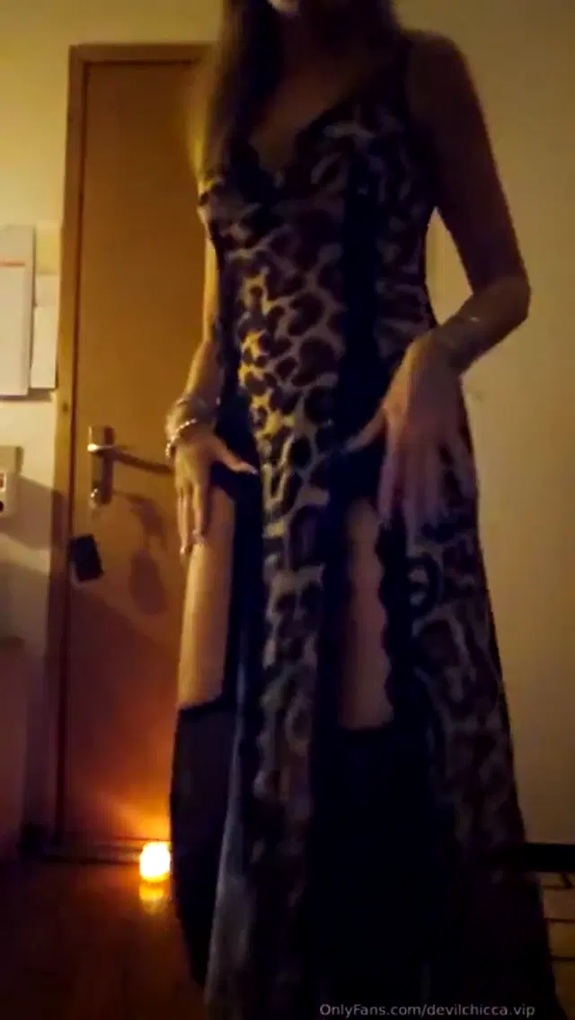 DevilChiccaVIP aka devilchicca.vip – 02-28-2026 OnlyFans Video – Ecco un regalo per voi!!! Registrazione della Live del 9 febbraio!!! Luci soffuse e panterona che