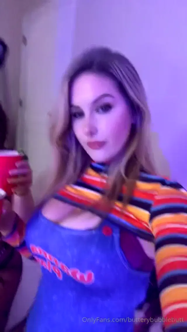 Brittany Benz aka butterybubblebutt – 10-28-2024 OnlyFans Video – LIVE RN!!!! link in bio