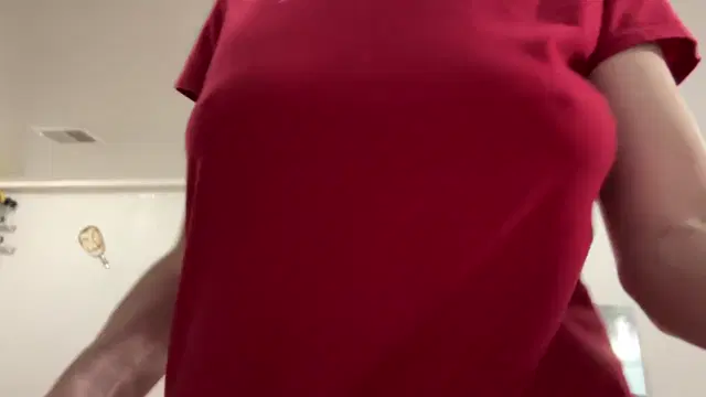 Ethereal love bug aka ethereallovebug – 02-04-2026 OnlyFans Video – On the treadmill would you keep my shirt on or off