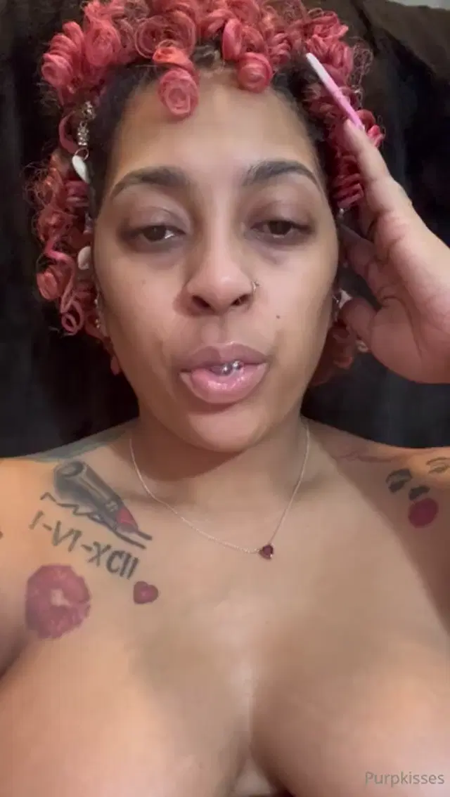 Purpkisses aka purpkisses – 01-14-2025 OnlyFans Video – Good morning daddy any morning wood for BIG MAMA
