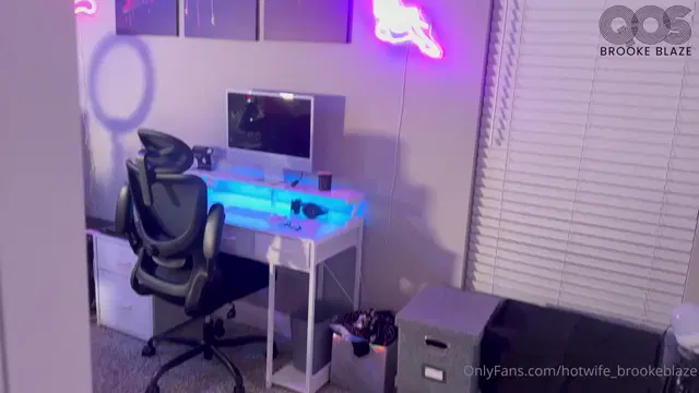 Hotwife Brooke Blaze aka hotwife_brookeblaze – 01-28-2026 OnlyFans Video – In my zone on date Night! Daddy’s Pussy 4
