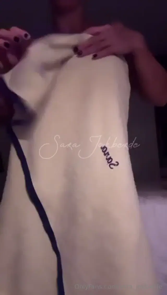 Sara Jokerde aka sara_jokberde – 10-17-2025 OnlyFans Video – Oi, amor Acabei de sair do banho, perfumada e com a pele macia