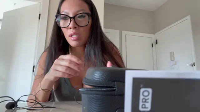 Asa Akira aka asaakira – 08-02-2025 OnlyFans Video – Testing testing 123 I got these new mics for shooting SFW stuff with Joanna, and of