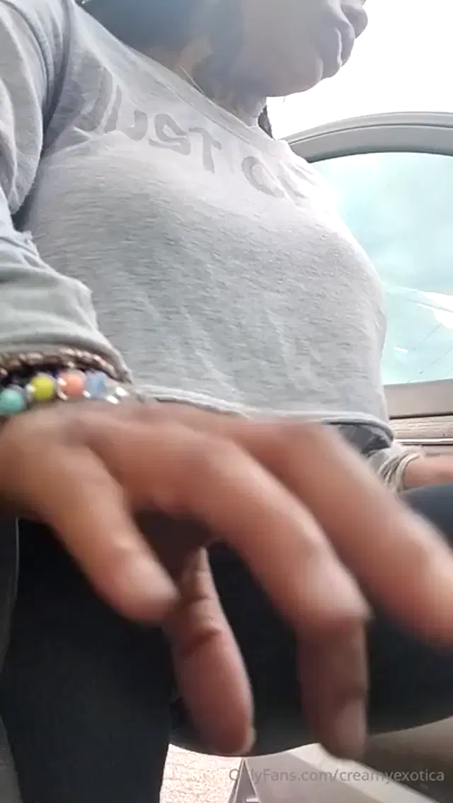 Creamyexotica aka creamyexotica – 06-02-2025 OnlyFans Video – Outside twerking