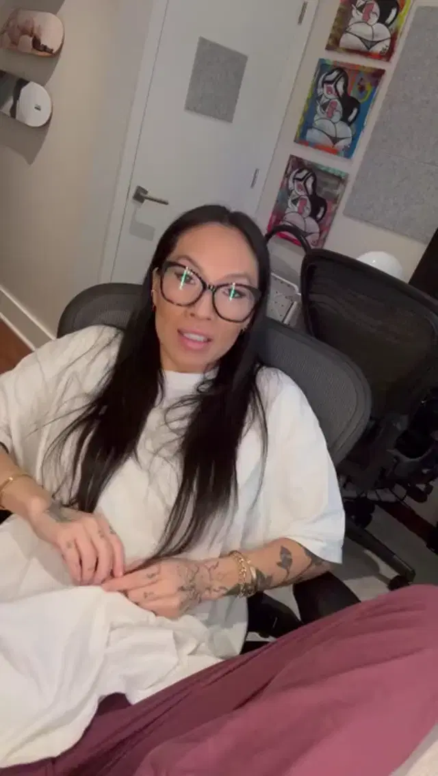 Asa Akira aka asaakira – 03-17-2026 OnlyFans Video – Nobody tell my accountant this is what Im doing because if I dont get this stuff