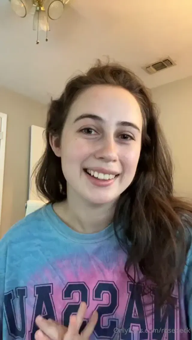 Rose Beck aka rosebeck – 08-26-2024 OnlyFans Video – Heres a little life update if you care to listen! Im sorry Im bad at