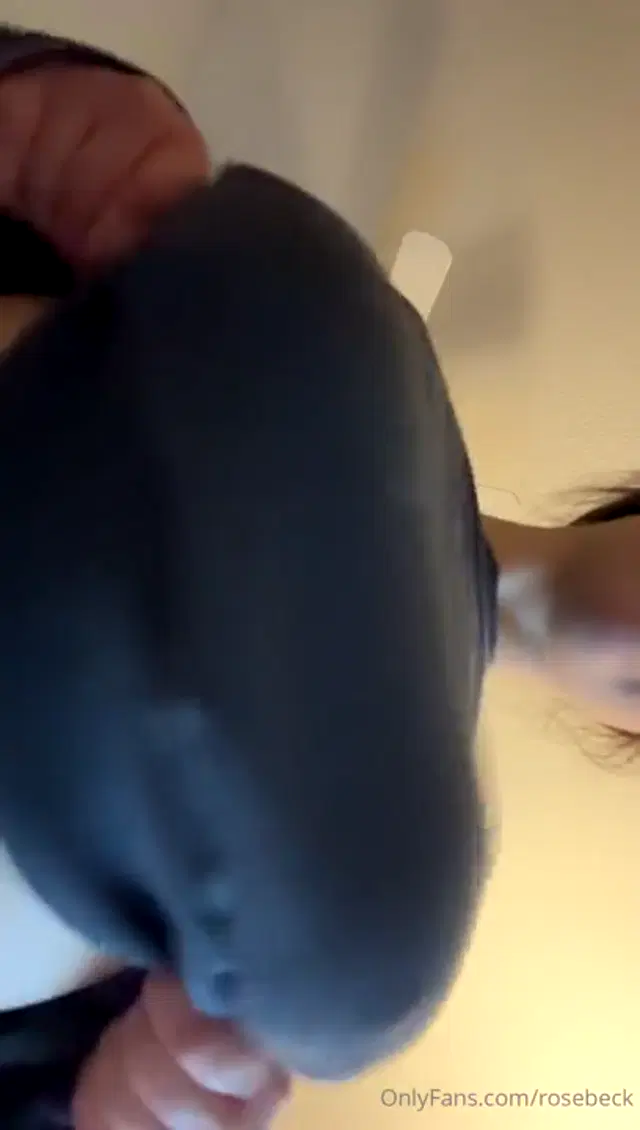 Rose Beck aka rosebeck – 01-20-2025 OnlyFans Video – ending the weekend with some titty drops
