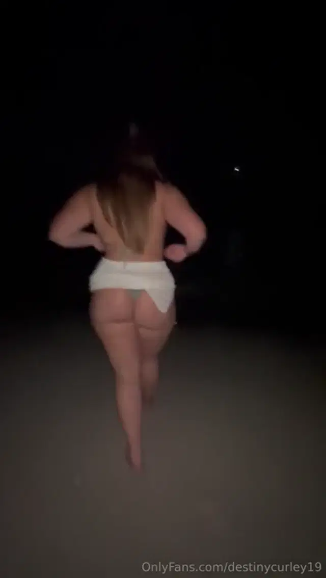 Destinycurley aka destinycurley19 – 10-12-2024 OnlyFans Video – Beach nights baby