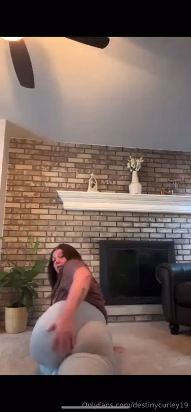 Destinycurley aka destinycurley19 – 09-07-2024 OnlyFans Video – Would you do yoga with me