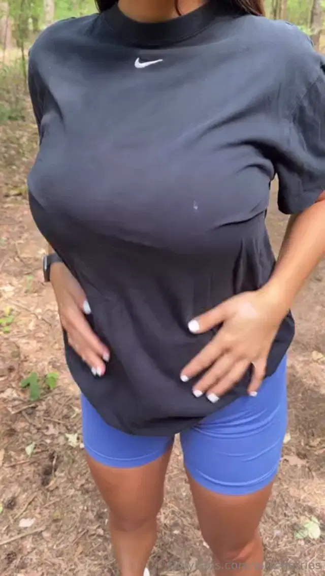 OilyCherries aka oilycherries – 06-21-2025 OnlyFans Video – that happens when we go for a run in the woods