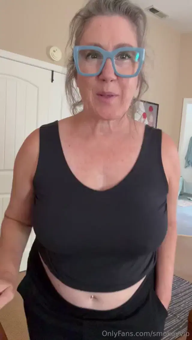 SmokeyChestnut VIP aka smokeyvip – 08-06-2025 OnlyFans Video – Todays chat Mammogram, panties, hairy pussy