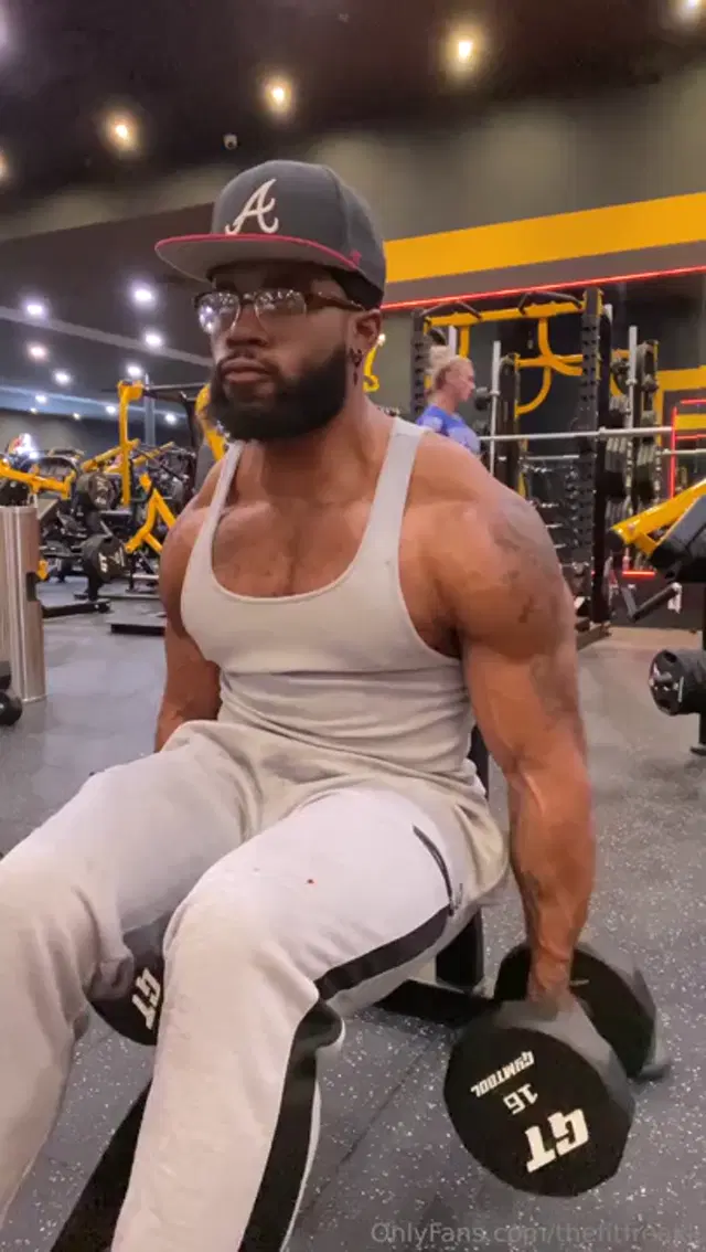 Cee Jayy aka thefitfreakk – 01-31-2024 OnlyFans Video – Your Mcm for a reason