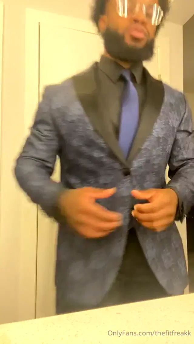 Cee Jayy aka thefitfreakk – 02-07-2024 OnlyFans Video – What do u like better, my AVN drip or my butt